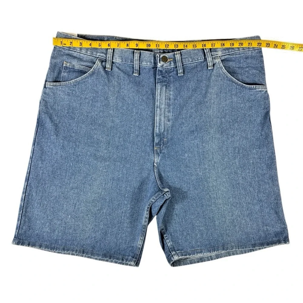 Wrangler Men's Relaxed Fit Denim Bermuda Shorts, 100% Cotton - Size 44‎